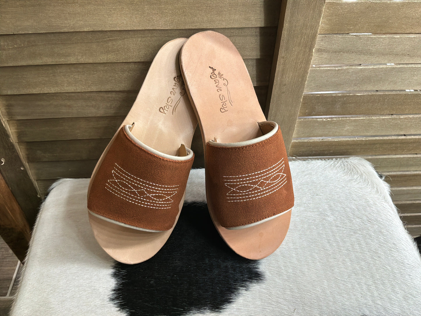 Boot Stitch Suede Sandals *Rust*