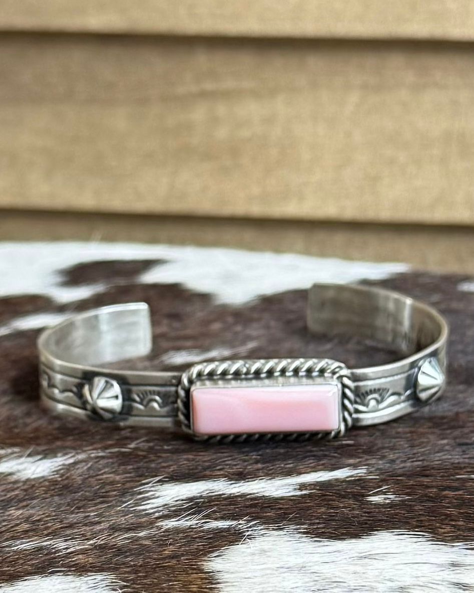 Pink Conch Bar Sterling Cuff *Native