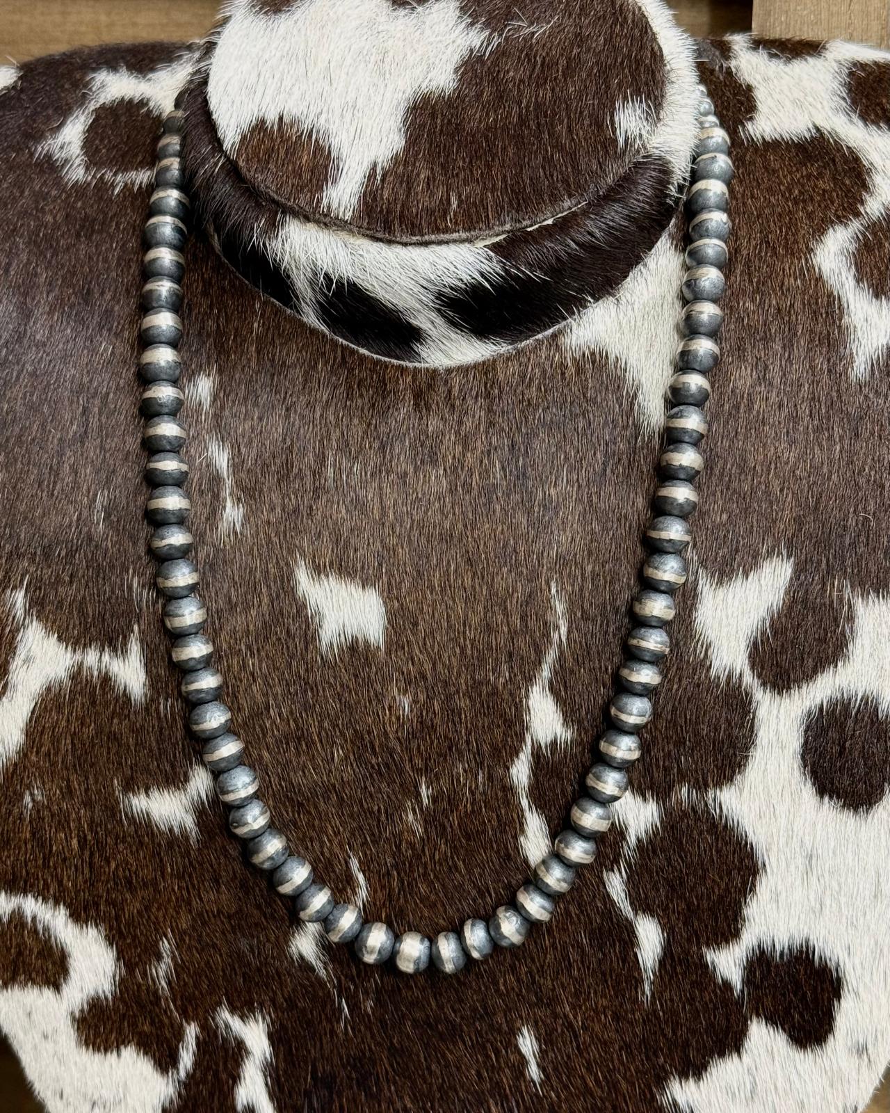 22” Chimney Butte 8mm Pearls *Native