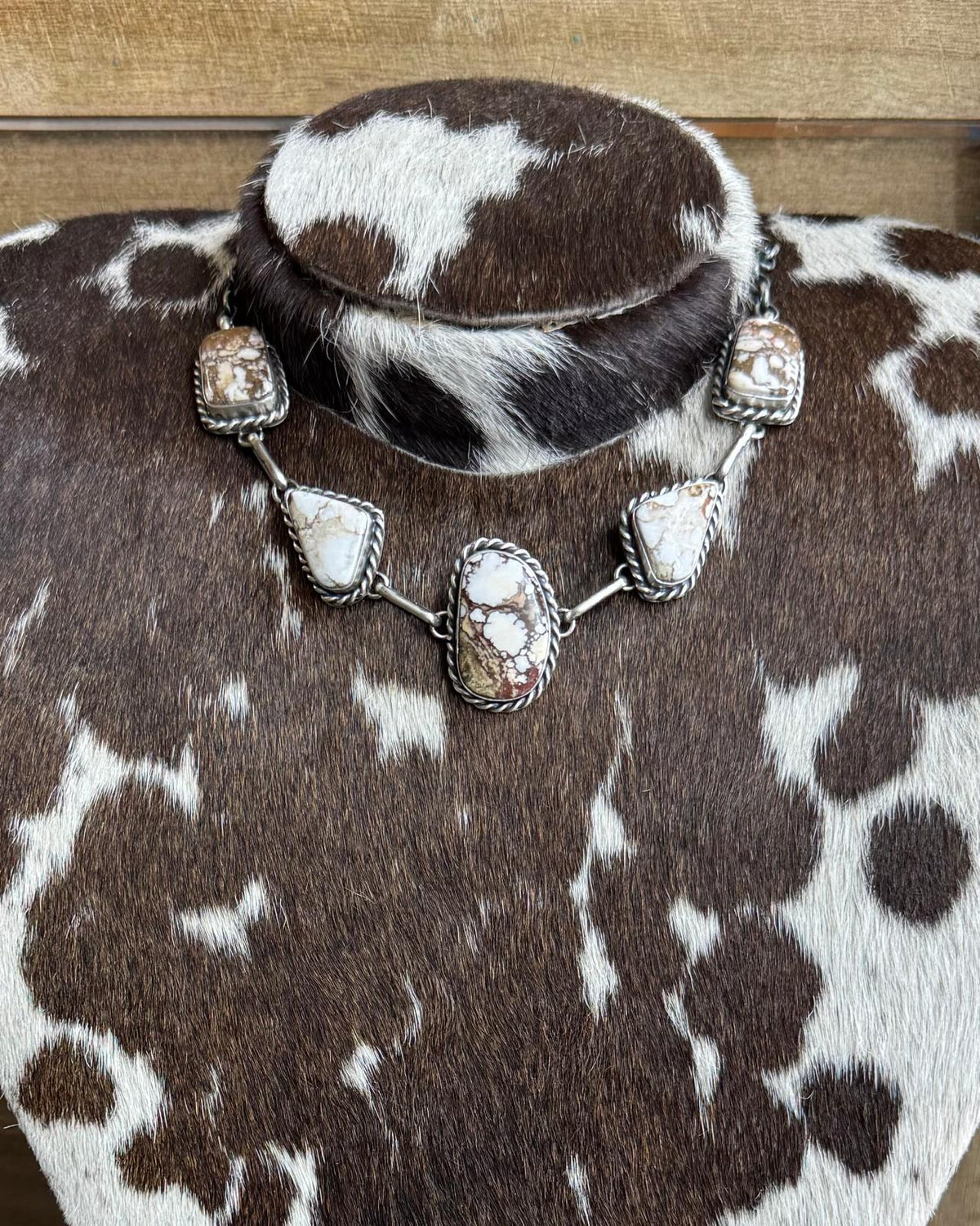 5 Stone Wild Horse Choker *Native