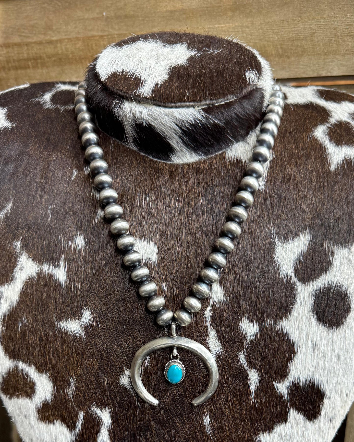 18" Naja Pearl Necklace *Native