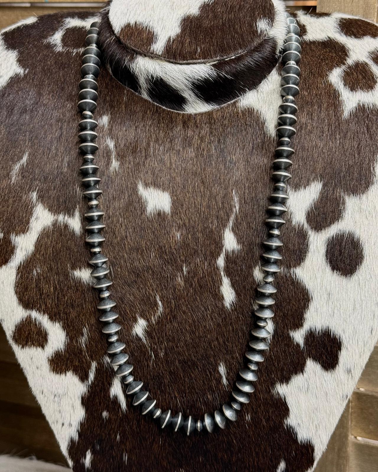 26" Chimey Butte Pearls