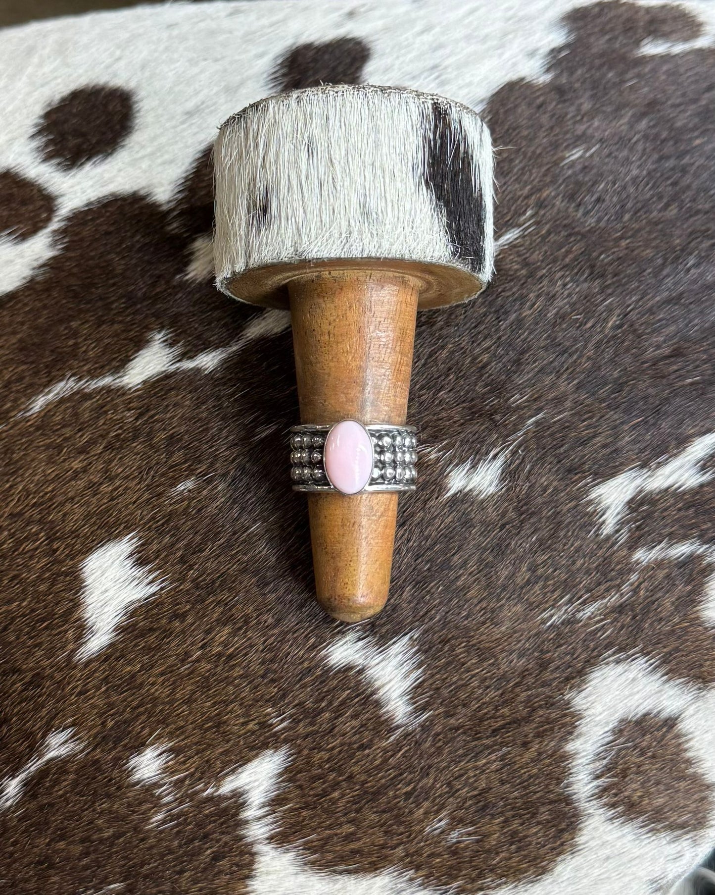 Sz 7.5 Pink Conch Studded Everyday Ring *NonNative