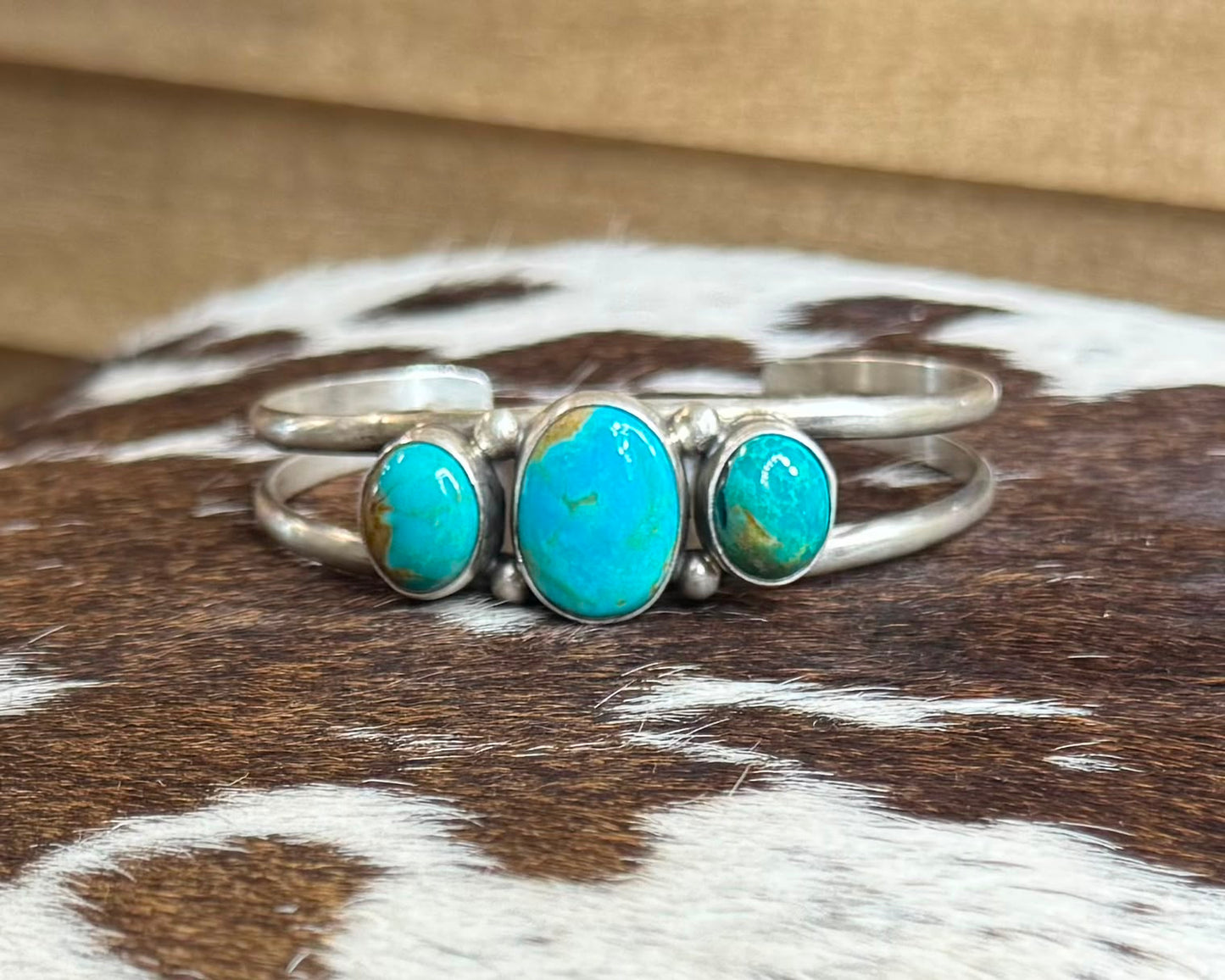 Kingman 3 Stone Cuff *Native
