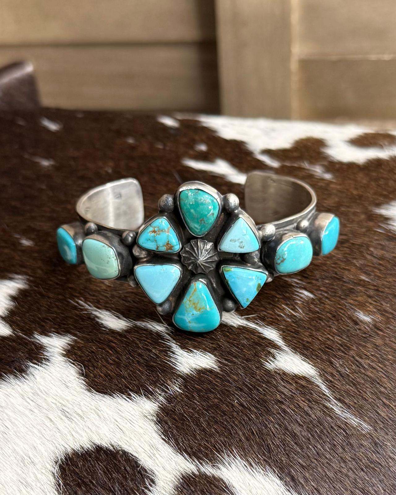 Carico Lake Cluster Cuff *Native