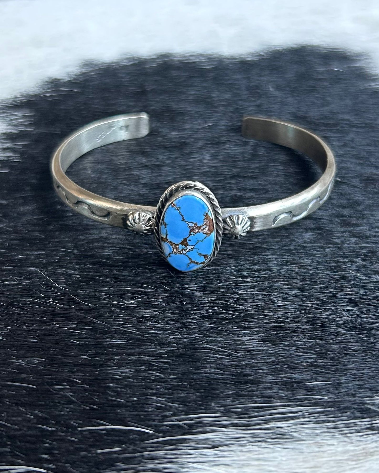 Golden Hills Single Stone Cuff *Native