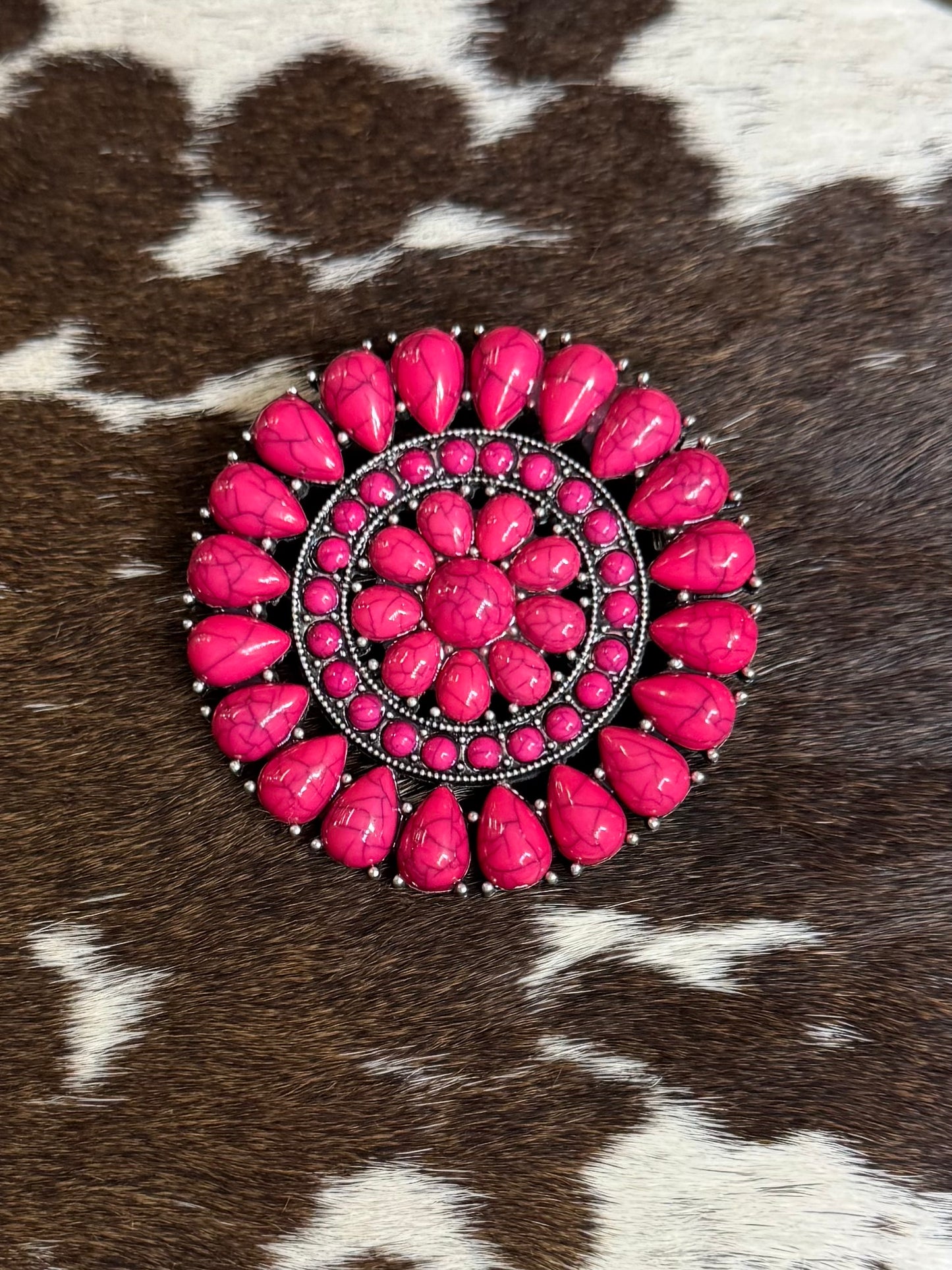 Pink cluster pin *fashion