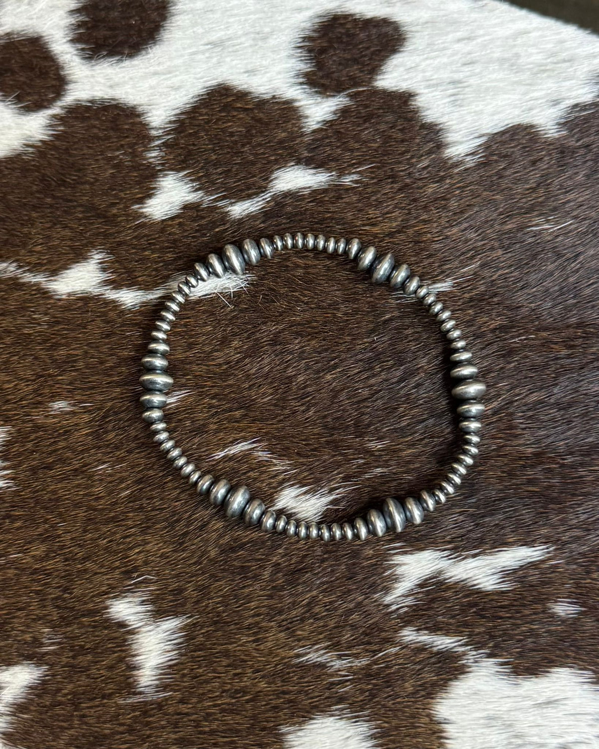 Graduated Stretch Pearl Bracelet