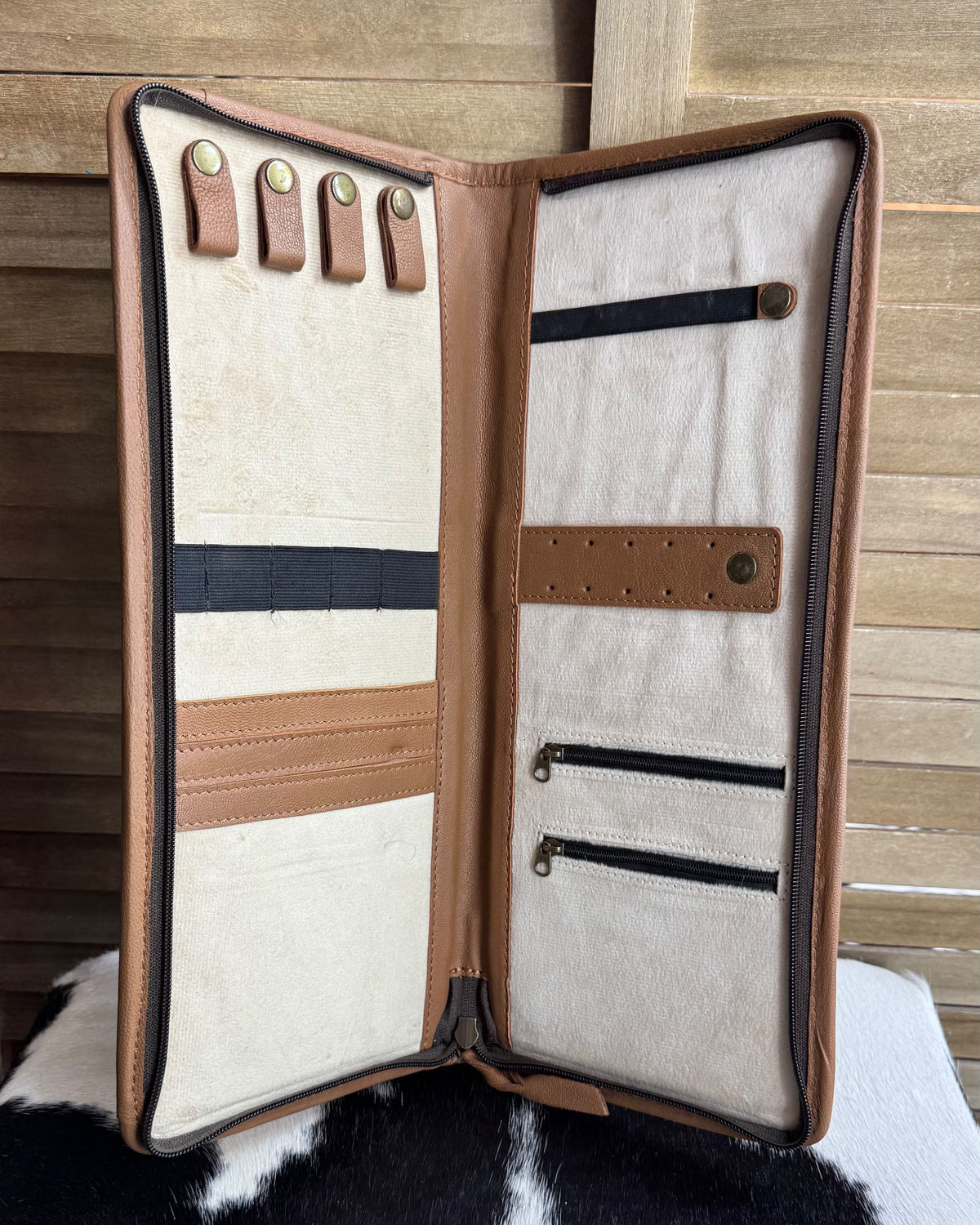 Cowhide & Tooled Jewelry Travel Jewelry Case *Tan