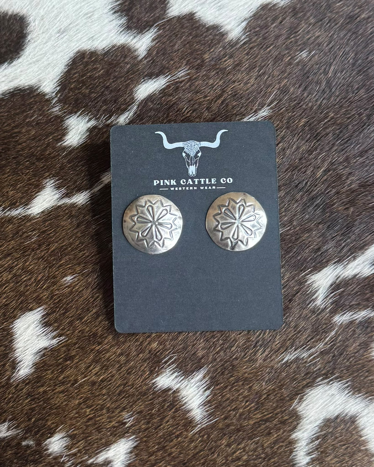 Flower Pillow Pearls Stud *Native