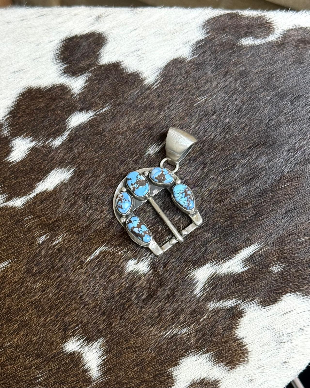 Golden Hills Buckle Pebbled Pendant *Native