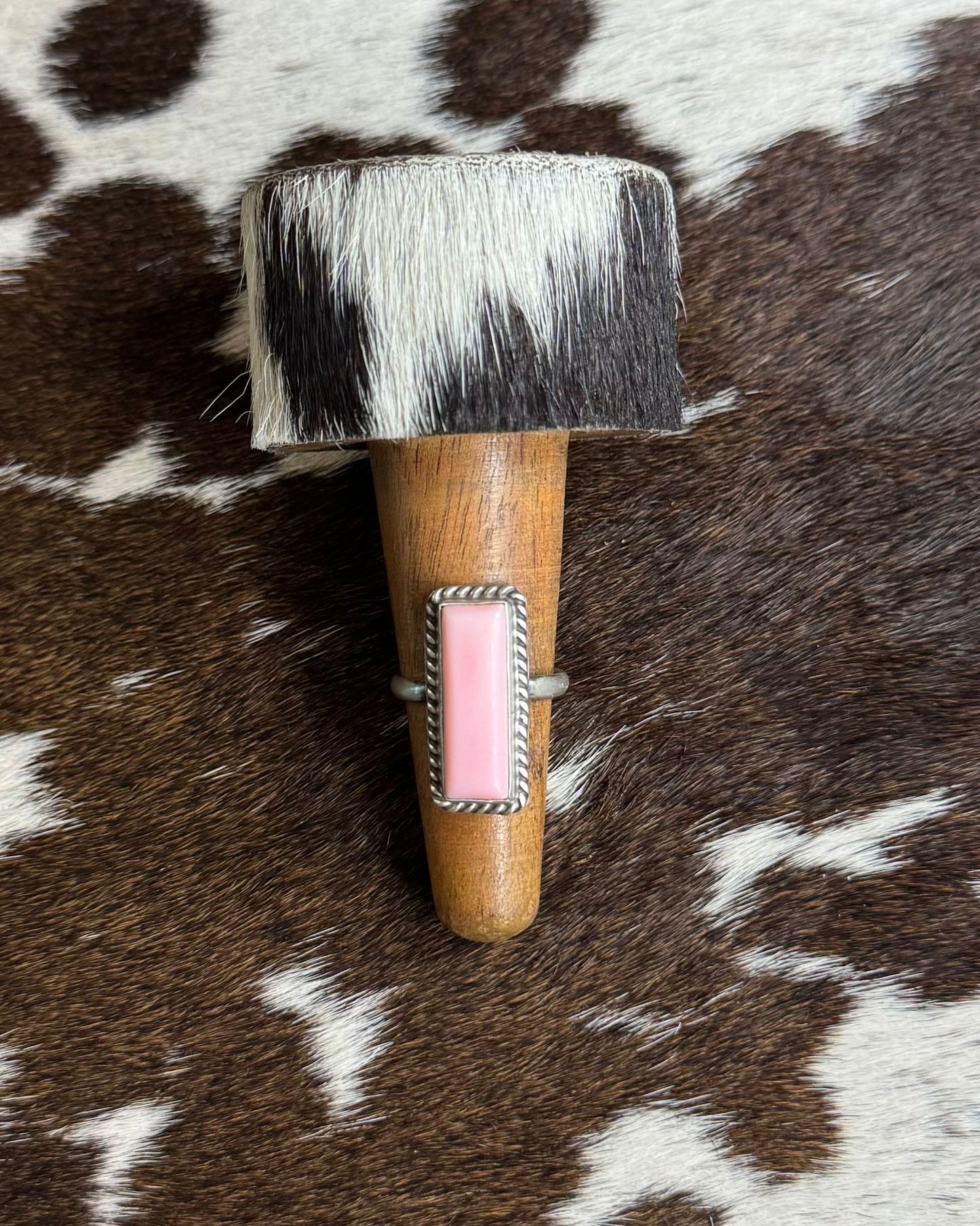 Pink Conch Bar Ring *Native