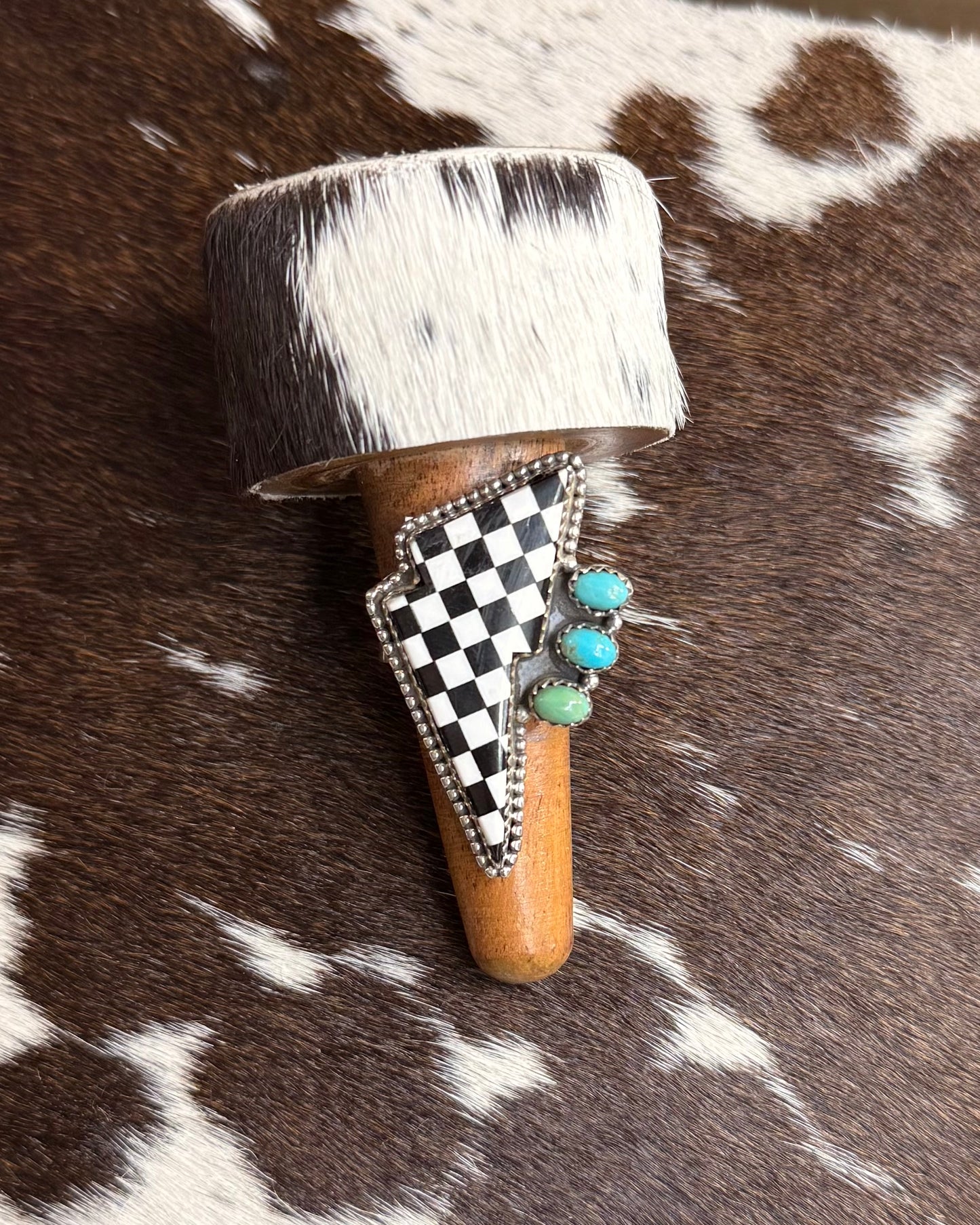 Lightning Bolt Checkered 3 Stone Ring *Non Native