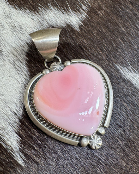 Alfred Martinez Pink Conch Pendant *Native