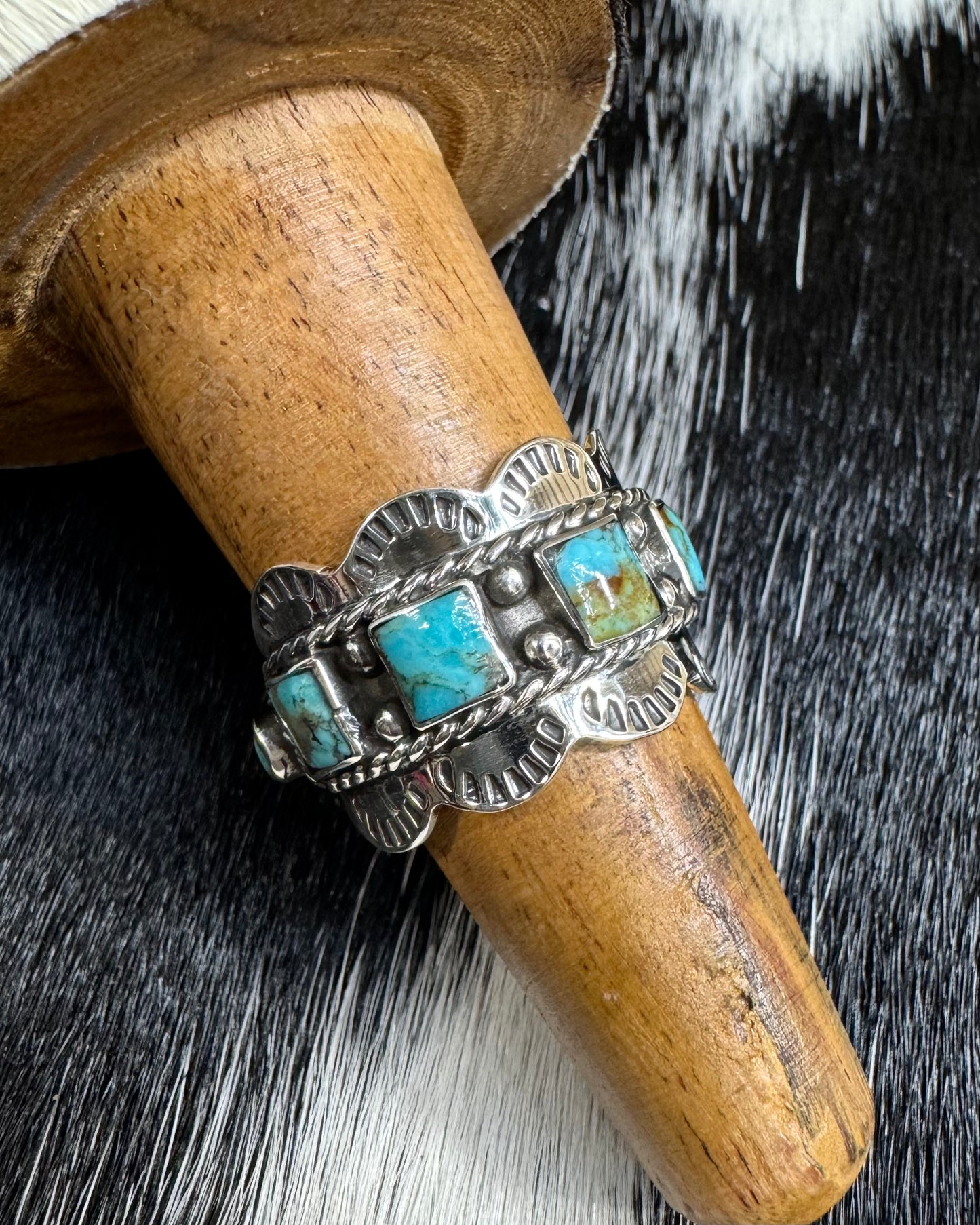 Scalloped Kingman Ring *Non Native (Size Up)