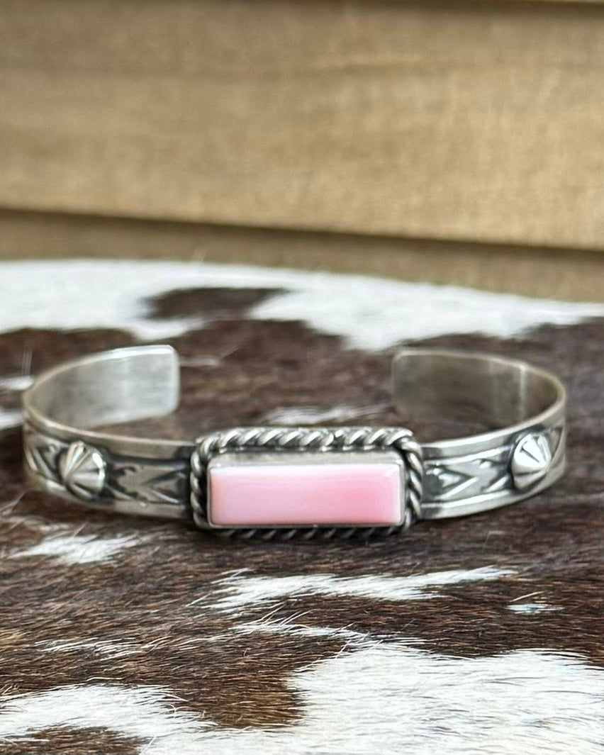 Pink Conch Bar Sterling Cuff *Native