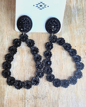 Flower Dangle black earrings