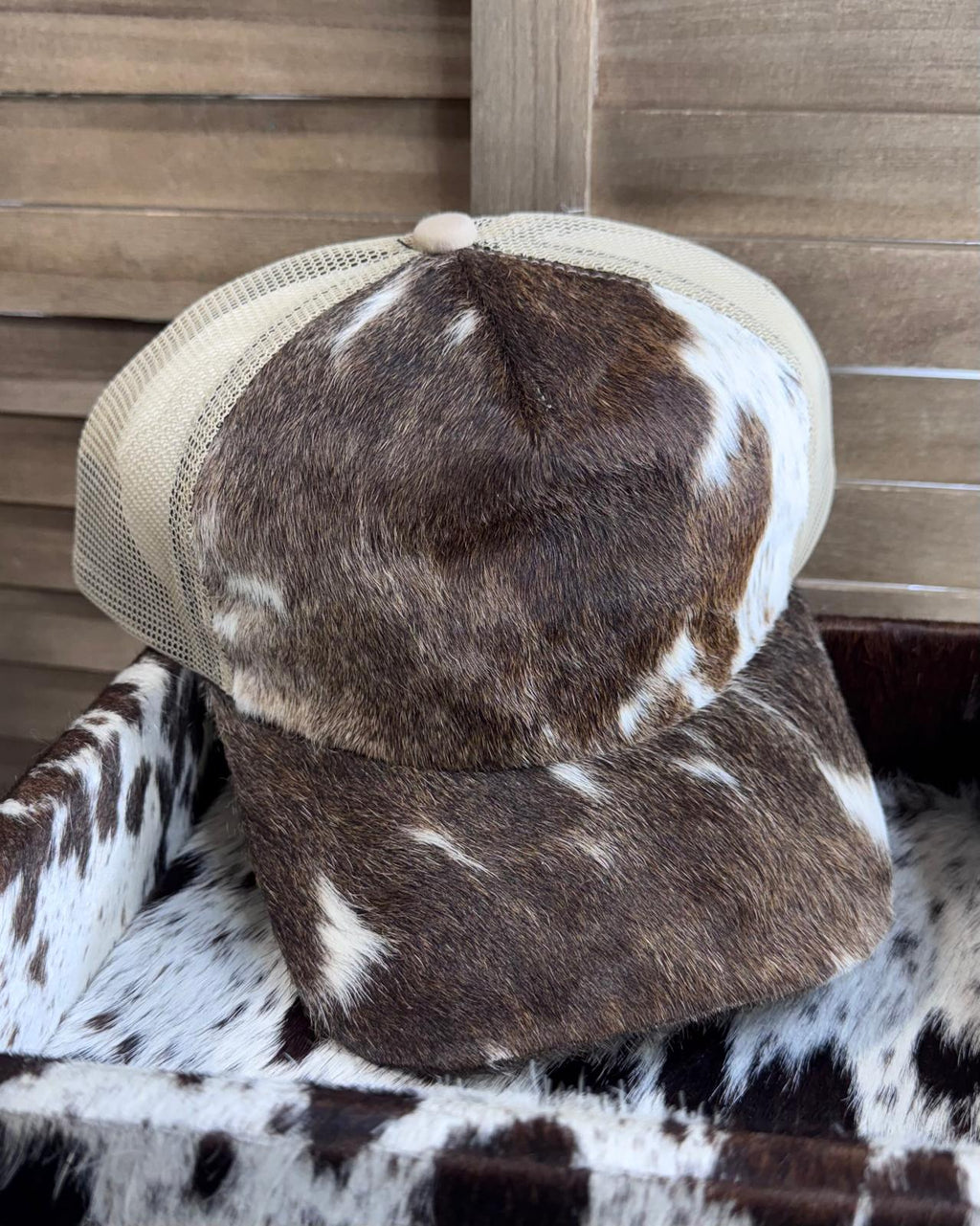 E-Beige Cowhide Cap