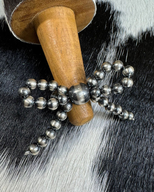 Sterling Pearl Bow Ring *Elastic
