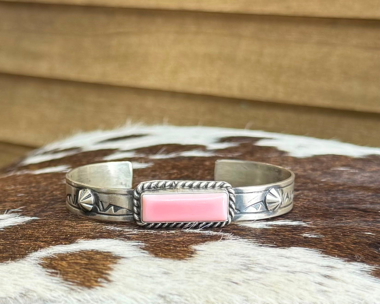 Pink Conch Bar Sterling Cuff *Native