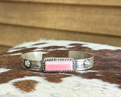 Pink Conch Bar Sterling Cuff *Native