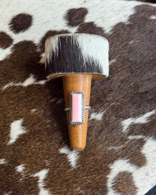 Pink Conch Bar Ring *Native