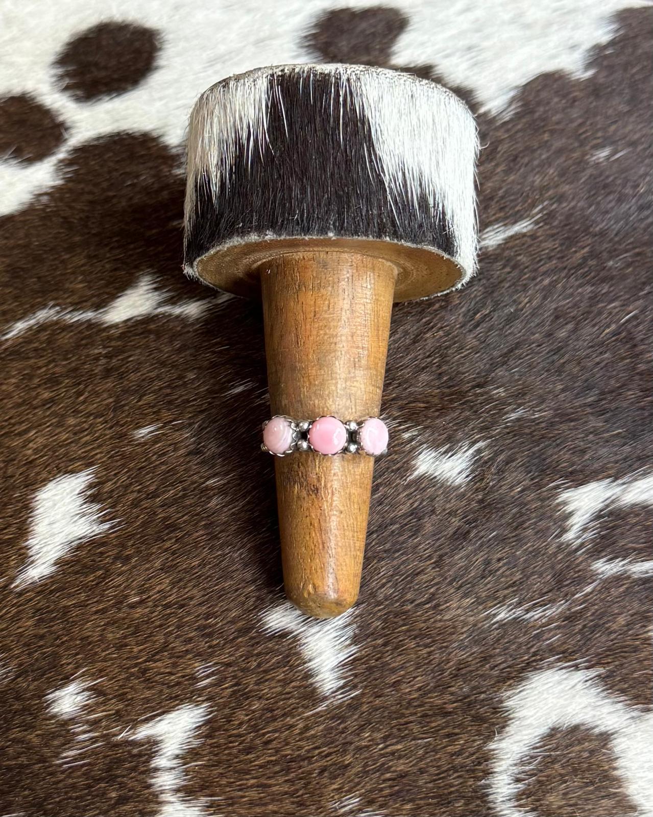 3 Stone Pink Conch*Native