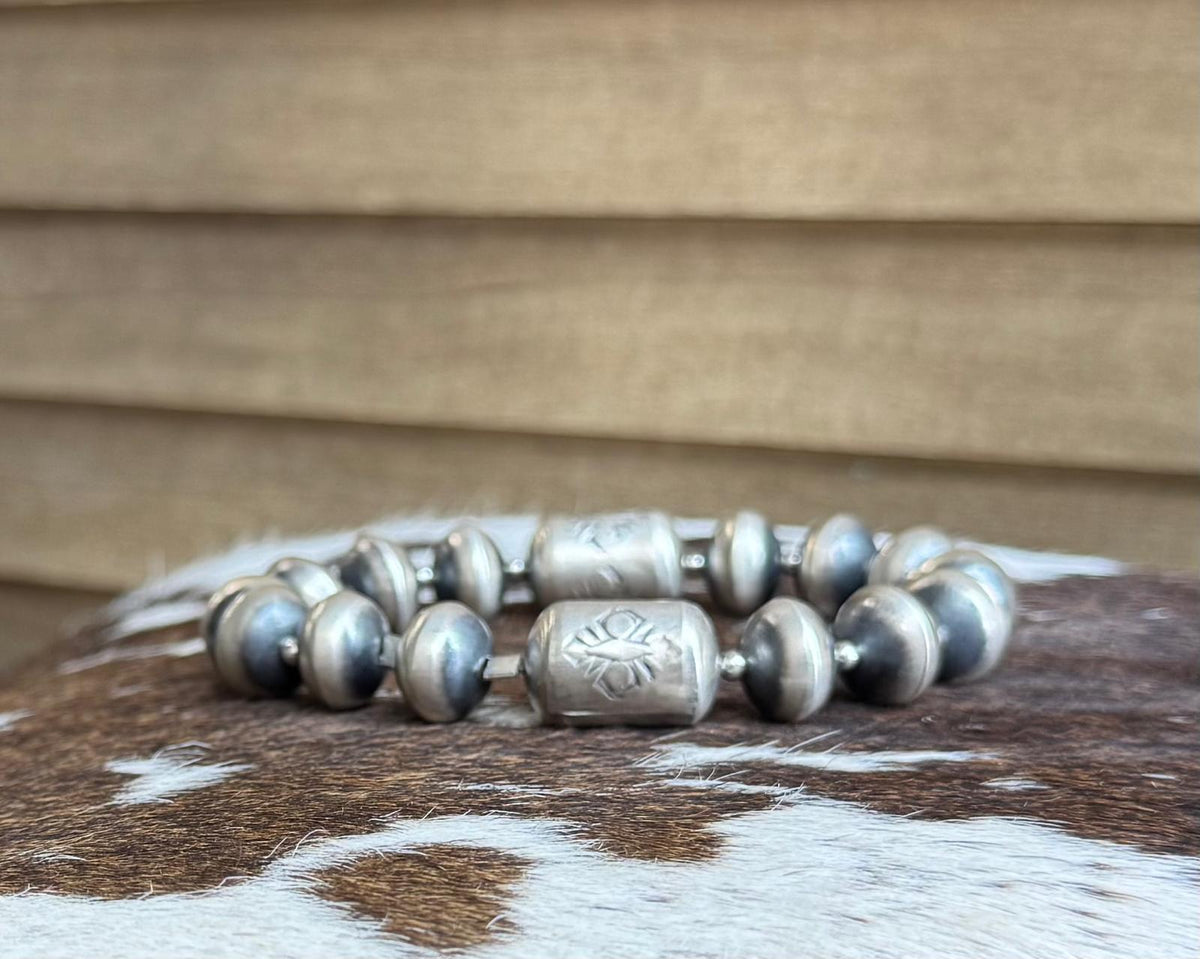 Barrel Pearl Strech Bracelet *Native