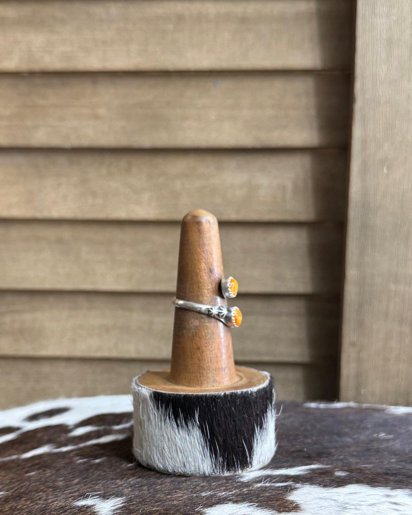 Spiny Double Stone Starburst Adj Ring * Native
