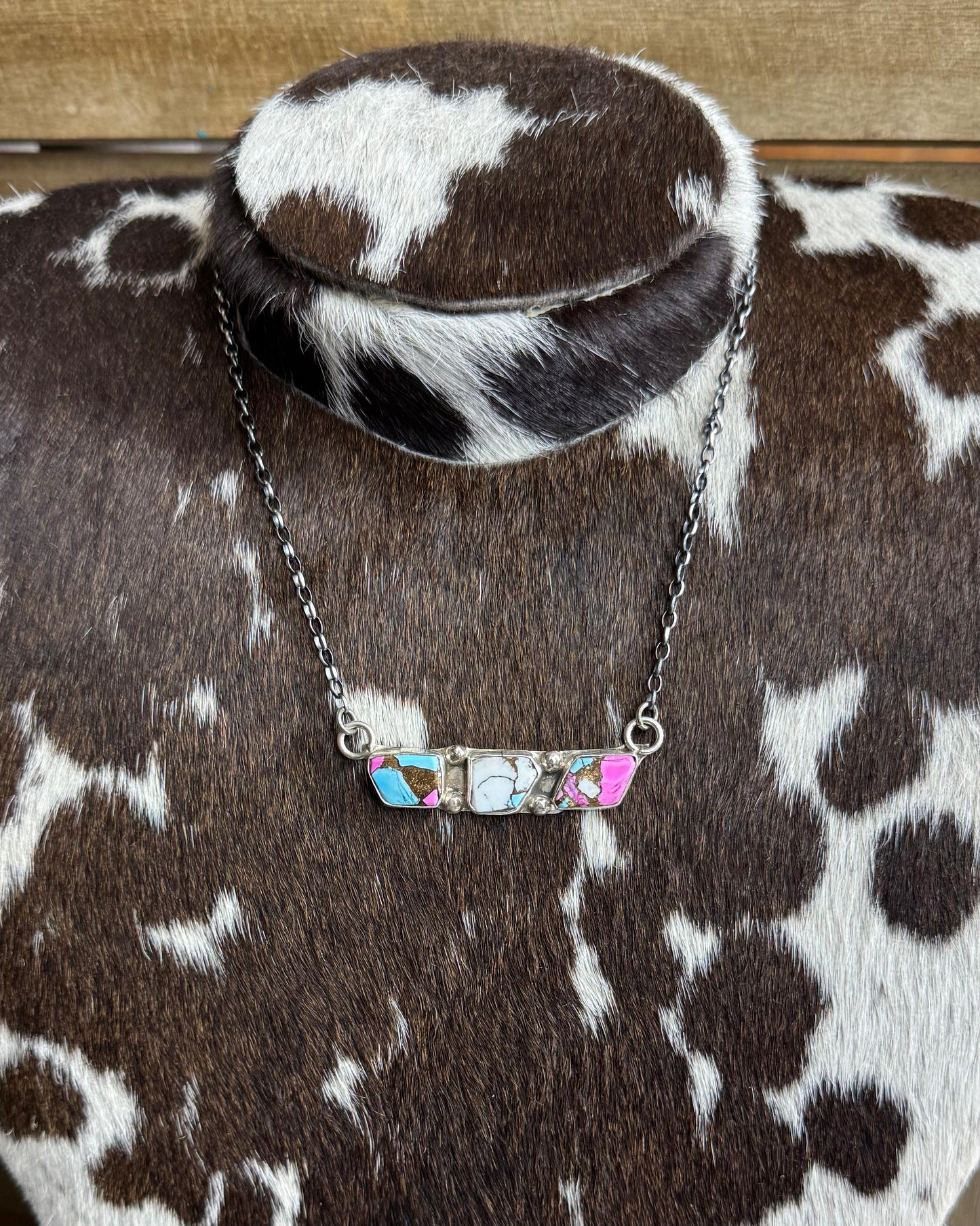 18" Cotton Candy 3 Stone Necklace *Native