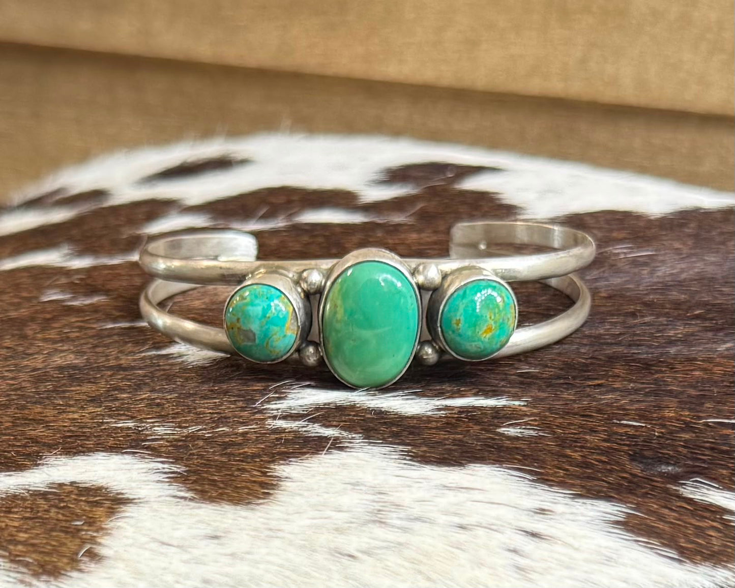 Kingman 3 Stone Cuff *Native