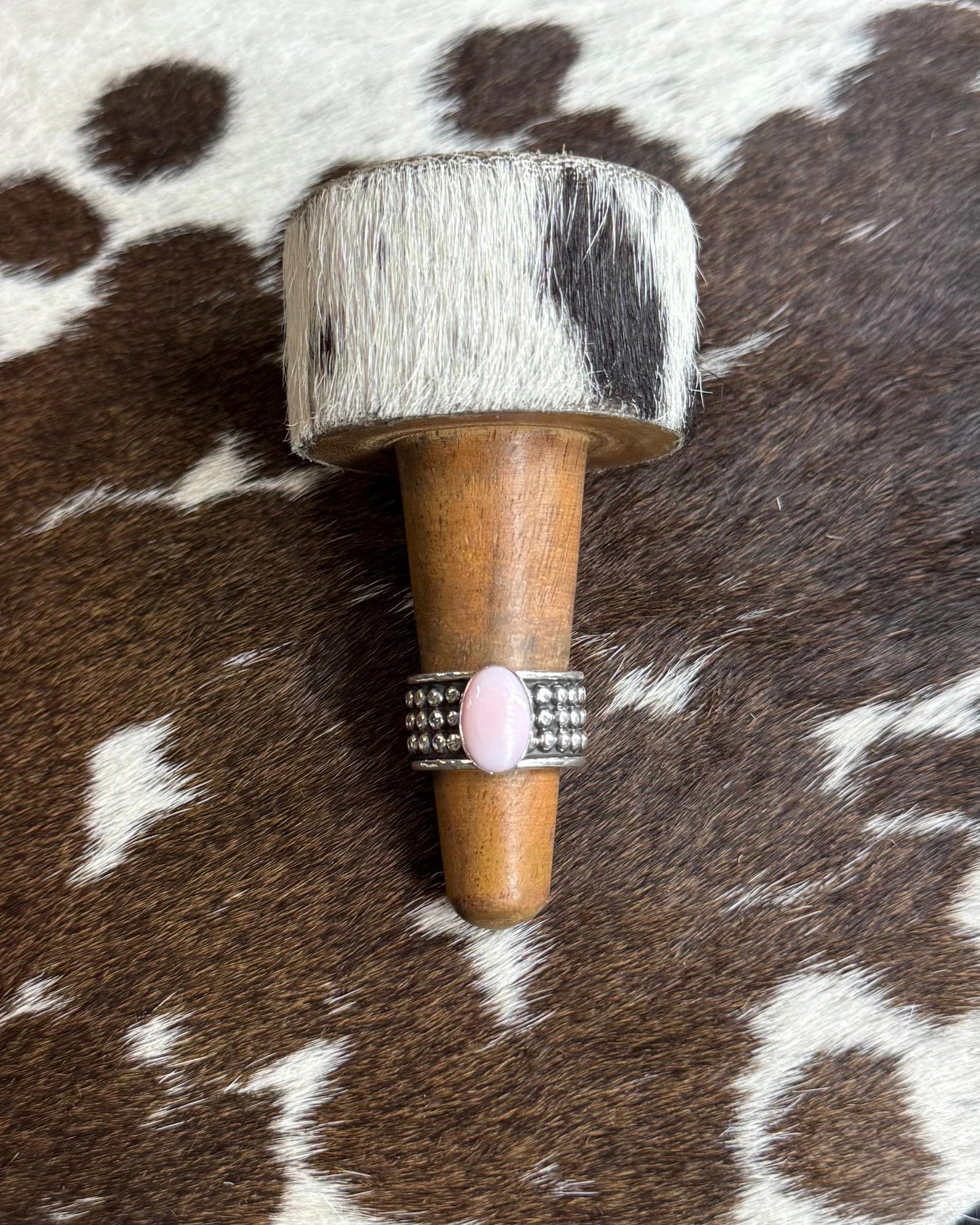 Sz 7 Pink Conch Studded Everyday Ring *NonNative