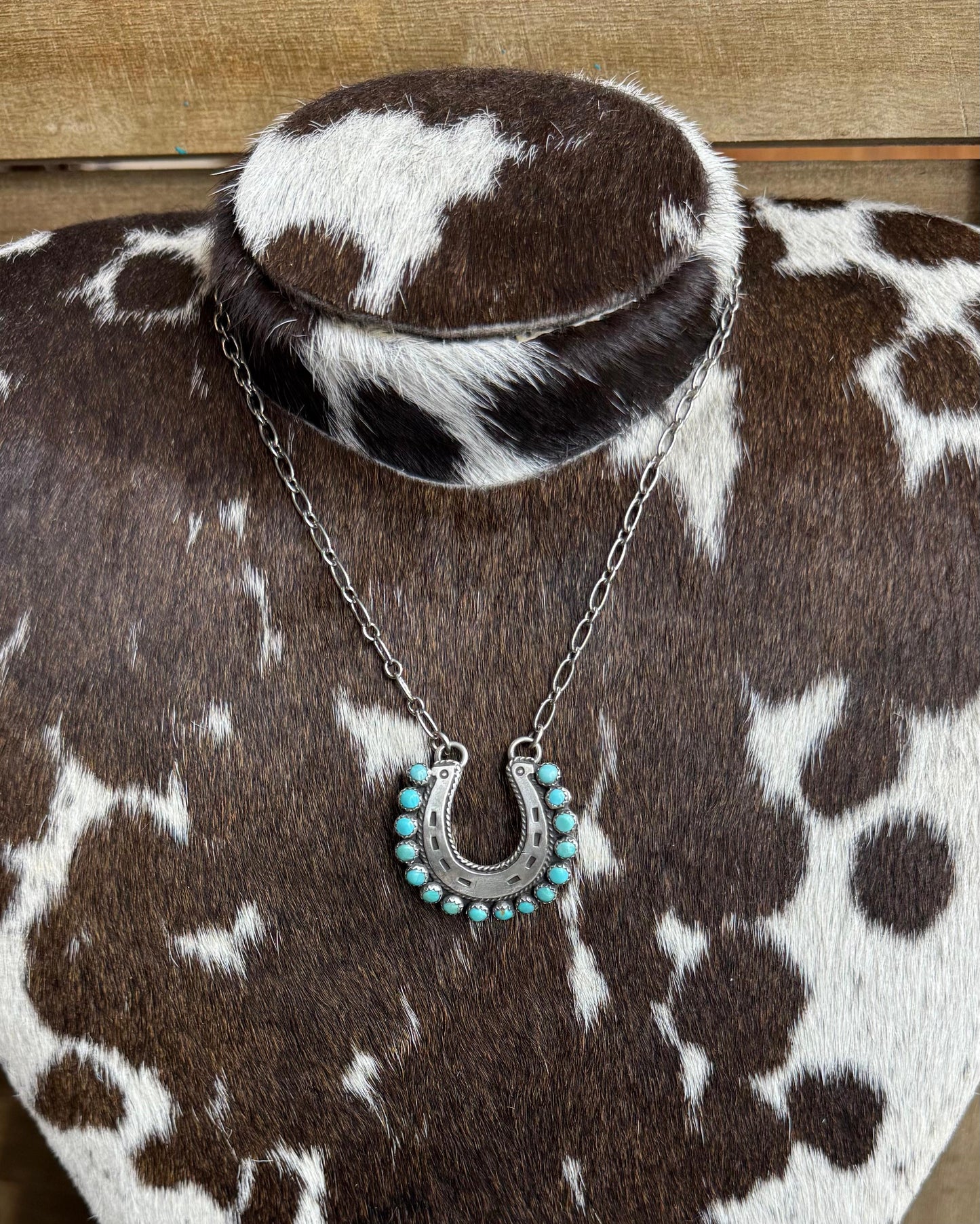 19" Turquoise Horseshoe Necklace *Native