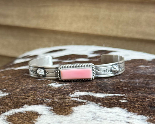 Pink Conch Bar Sterling Cuff *Native