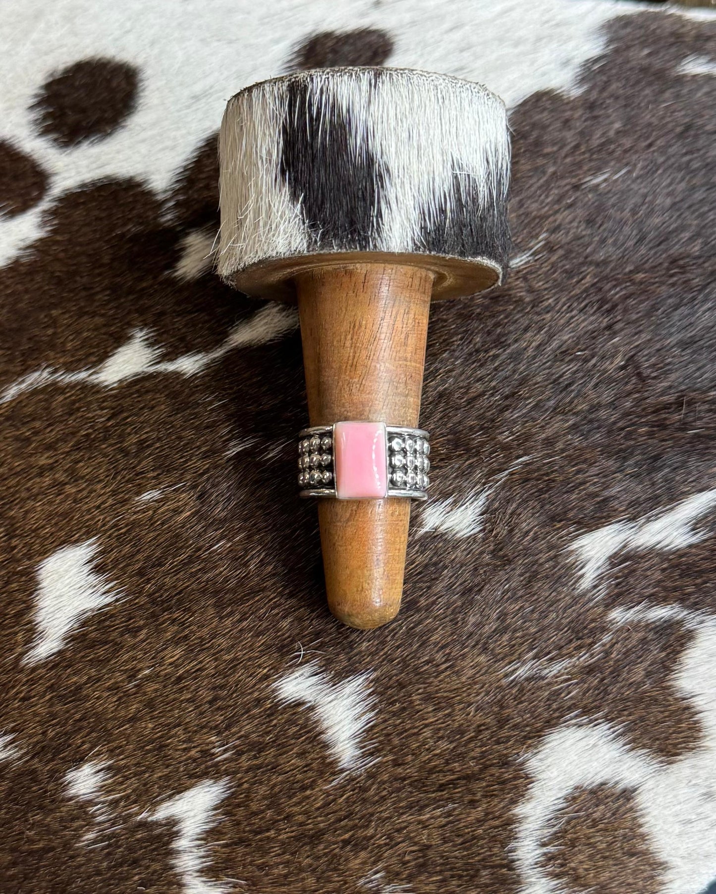 Sz 7.5 Pink Conch Studded Everyday Ring *NonNative