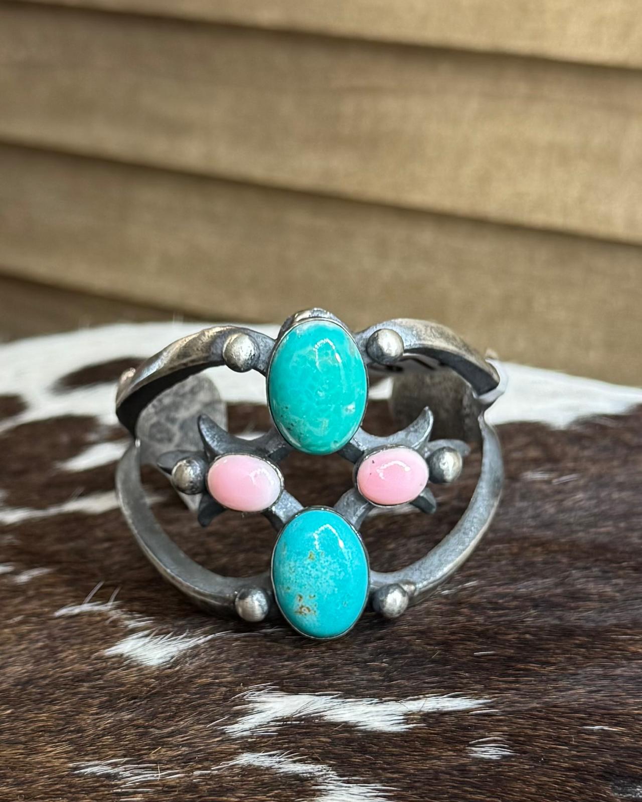 Chimney Butte Kingman & Pink Conch Cuff *Native