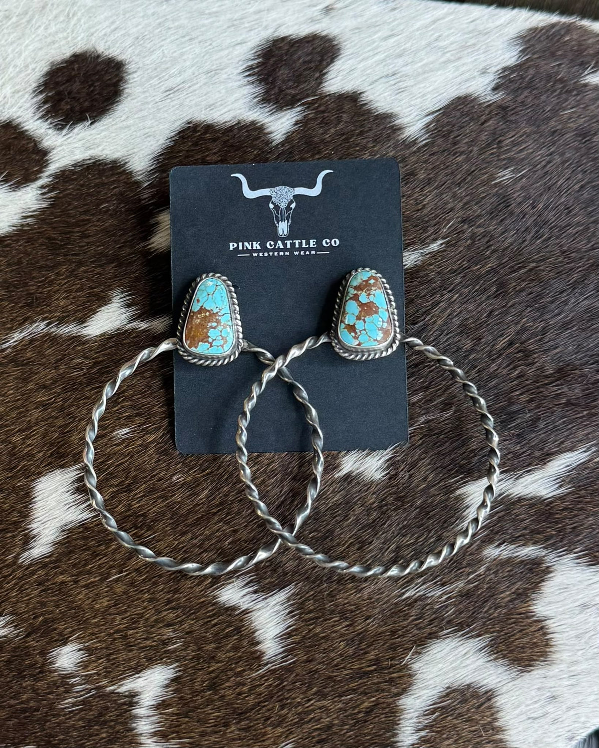 #8 Stud Twisted Hoop *Native
