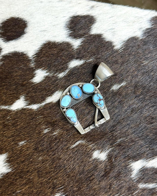 Golden Hills Buckle Pebbled Pendant *Native