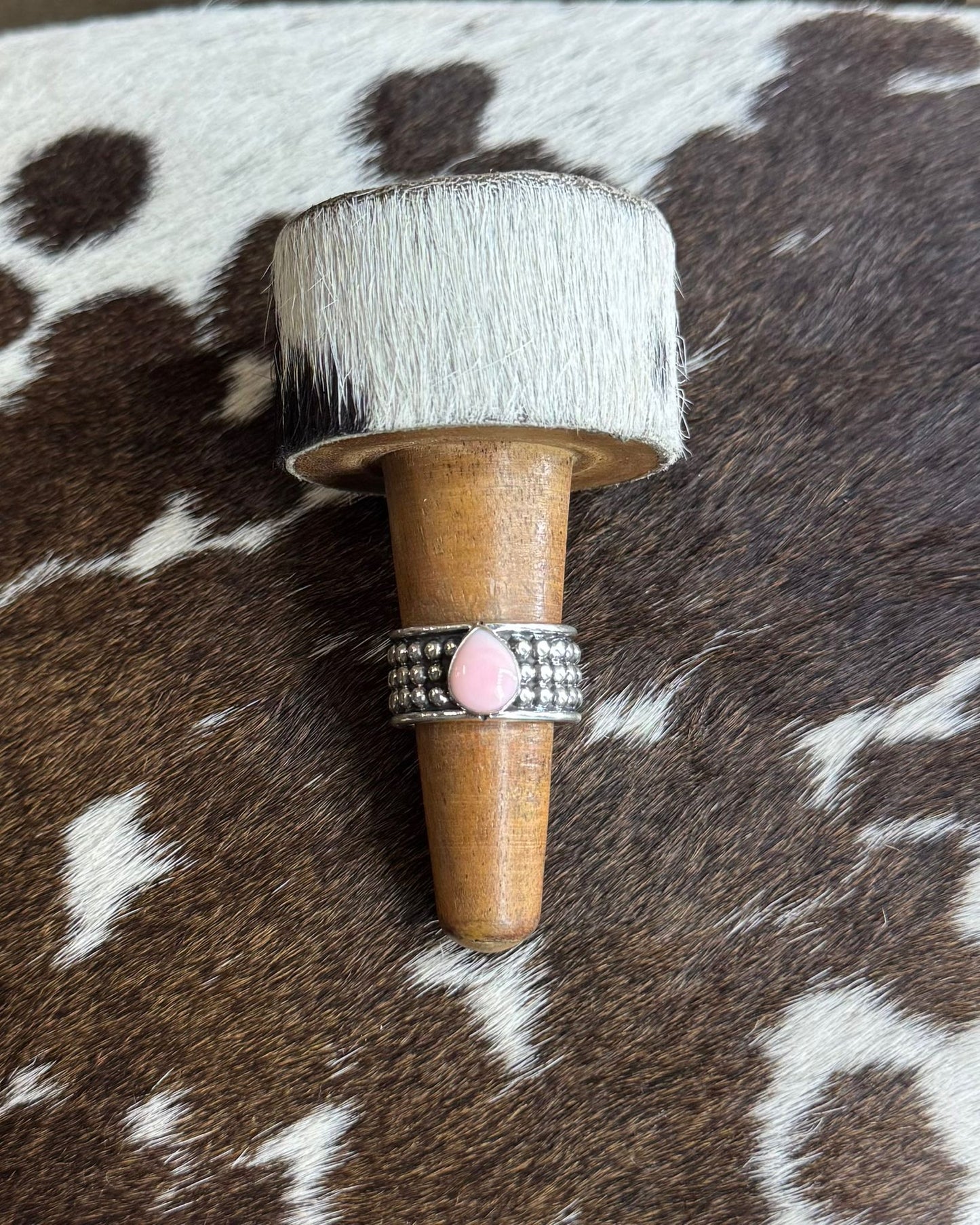 Sz 8 Pink Conch Studded Everyday Ring *NonNative