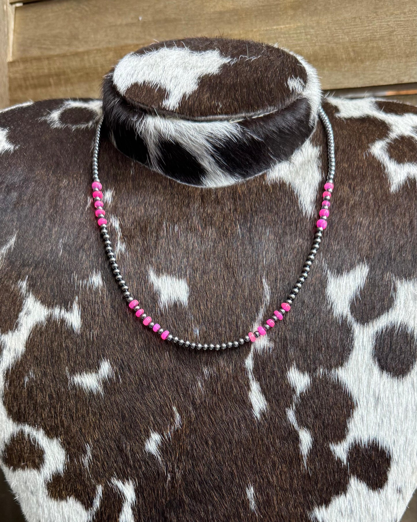 18" Hot Pink Pearl Stacker