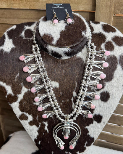 Pink Conch Naja Statement *Native