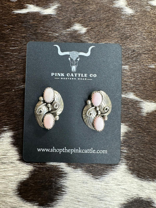 Leaf Pink Conch Studs *Native