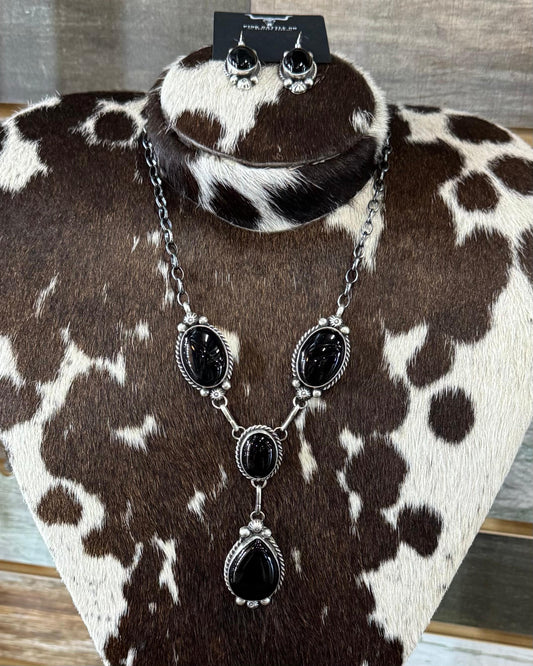 Black Onyx Lariat *Native