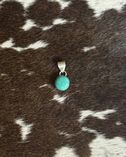Simple Dainty Round Pendant *Native
