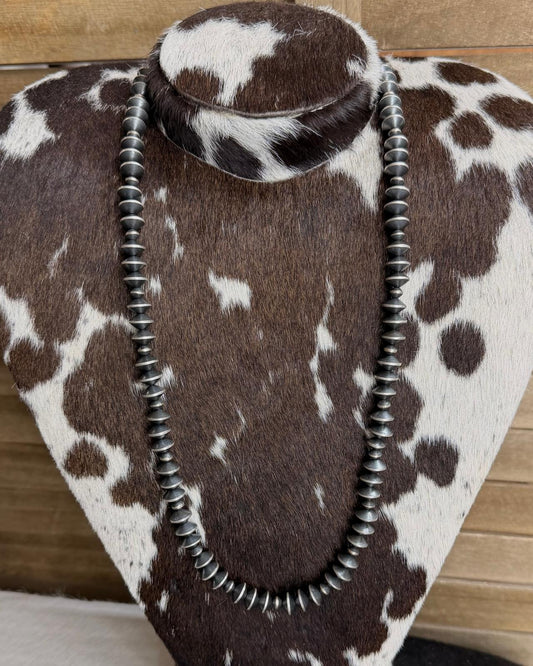 28" Chimey Butte 10mm Saucer Pearls