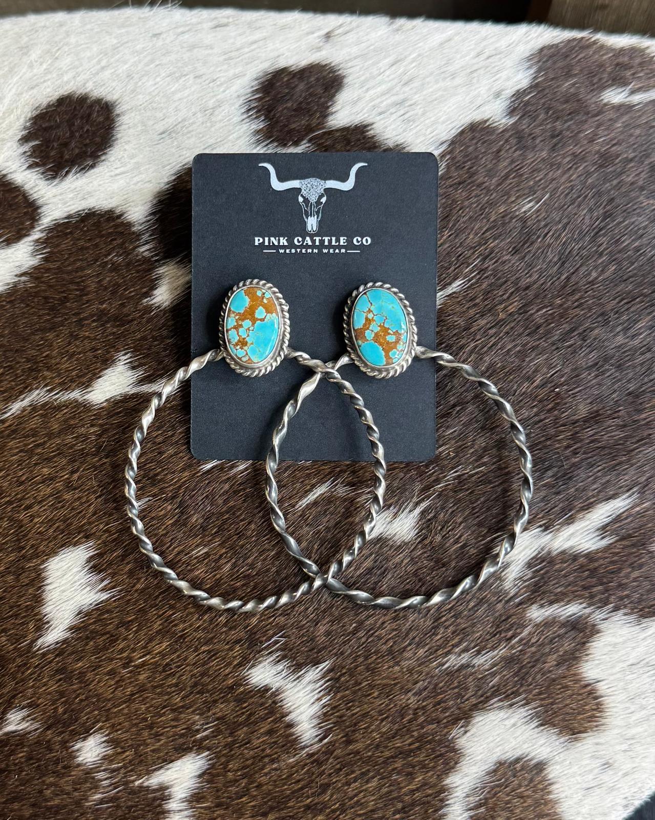 #8 Stud Twisted Hoop *Native