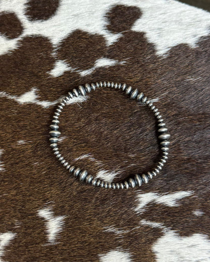 Graduated Stretch Pearl Bracelet