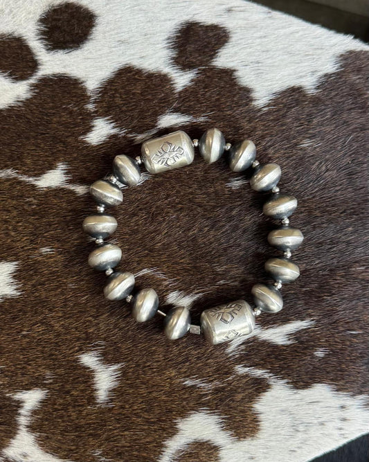 Barrel Pearl Strech Bracelet *Native