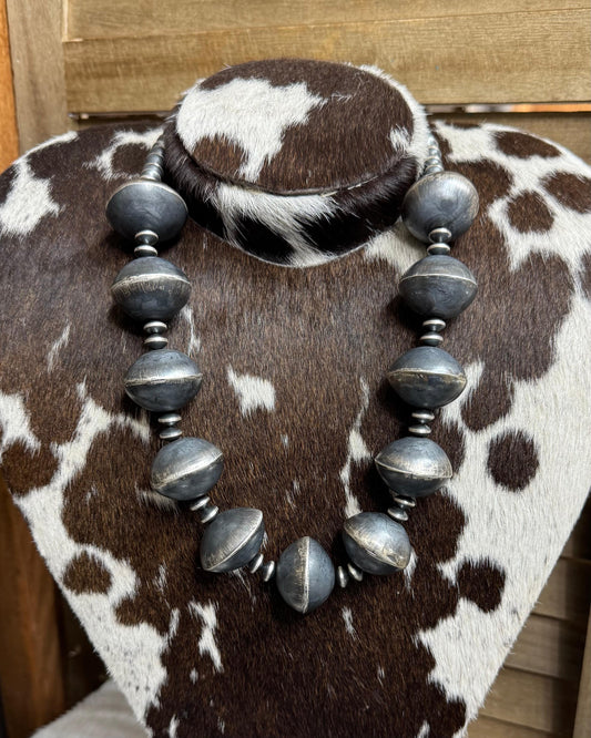22.5" Chimney Butte Handmade Big Pearl Necklace *Native