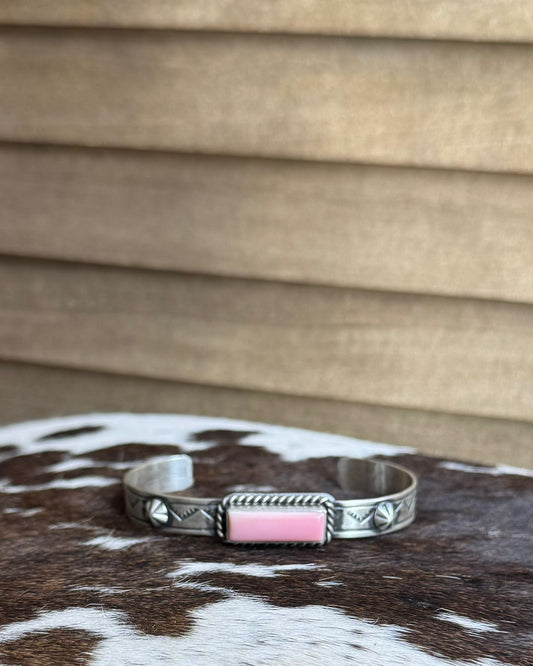 Pink Conch Bar Sterling Cuff *Native